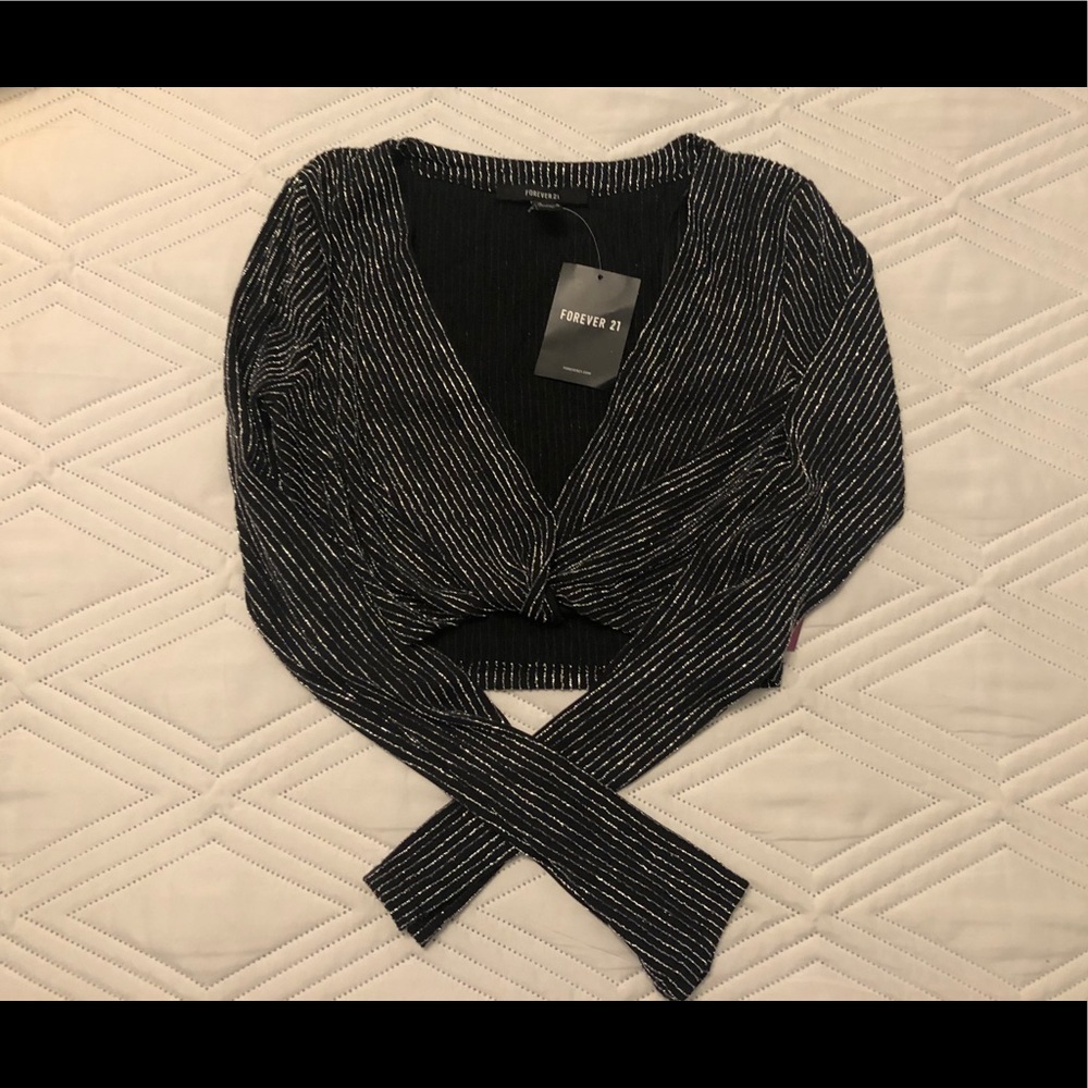 ✨Sparky Long Sleeved Party Crop Top✨